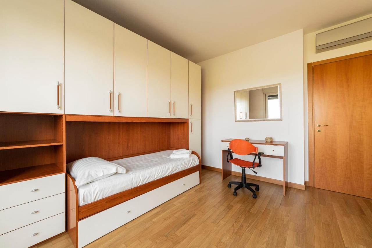 Апартаменты Milano Rogoredo Apt With Terrace! Экстерьер фото