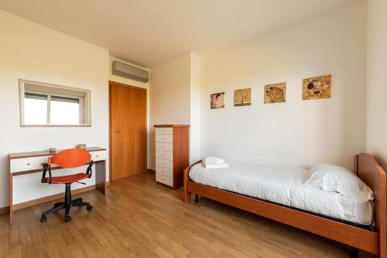 Апартаменты Milano Rogoredo Apt With Terrace! Экстерьер фото