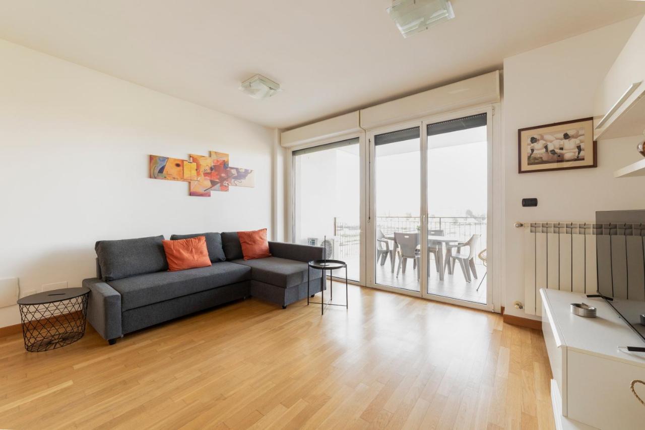 Апартаменты Milano Rogoredo Apt With Terrace! Экстерьер фото